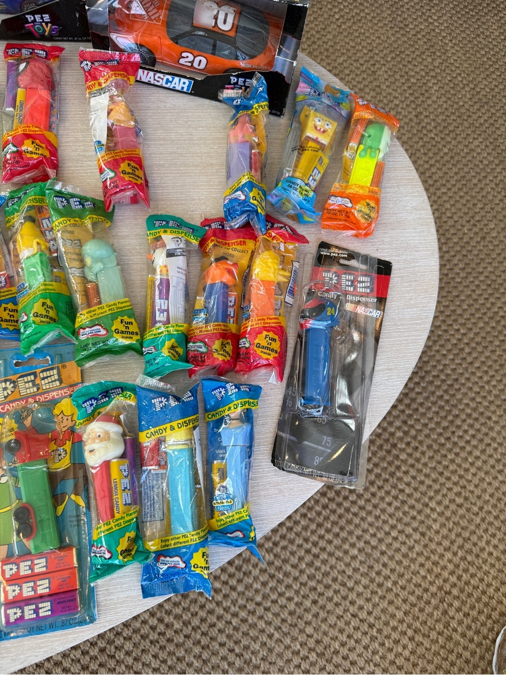 Large Lot of Vintage Pez Dispensers Sealed - Picture 7 of 12